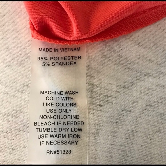 NWT CHAUS New York Hibiscus Color Blouse Size M - Picture 4 of 5